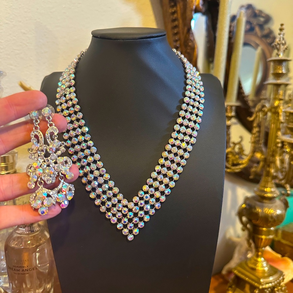 Glamorous Rhinestone Bib Necklace with Pink Crystal Accents